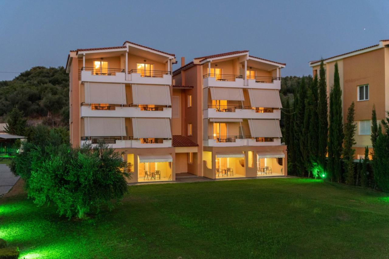 Anilio Plaza Aparthotel Zacharo Exterior foto