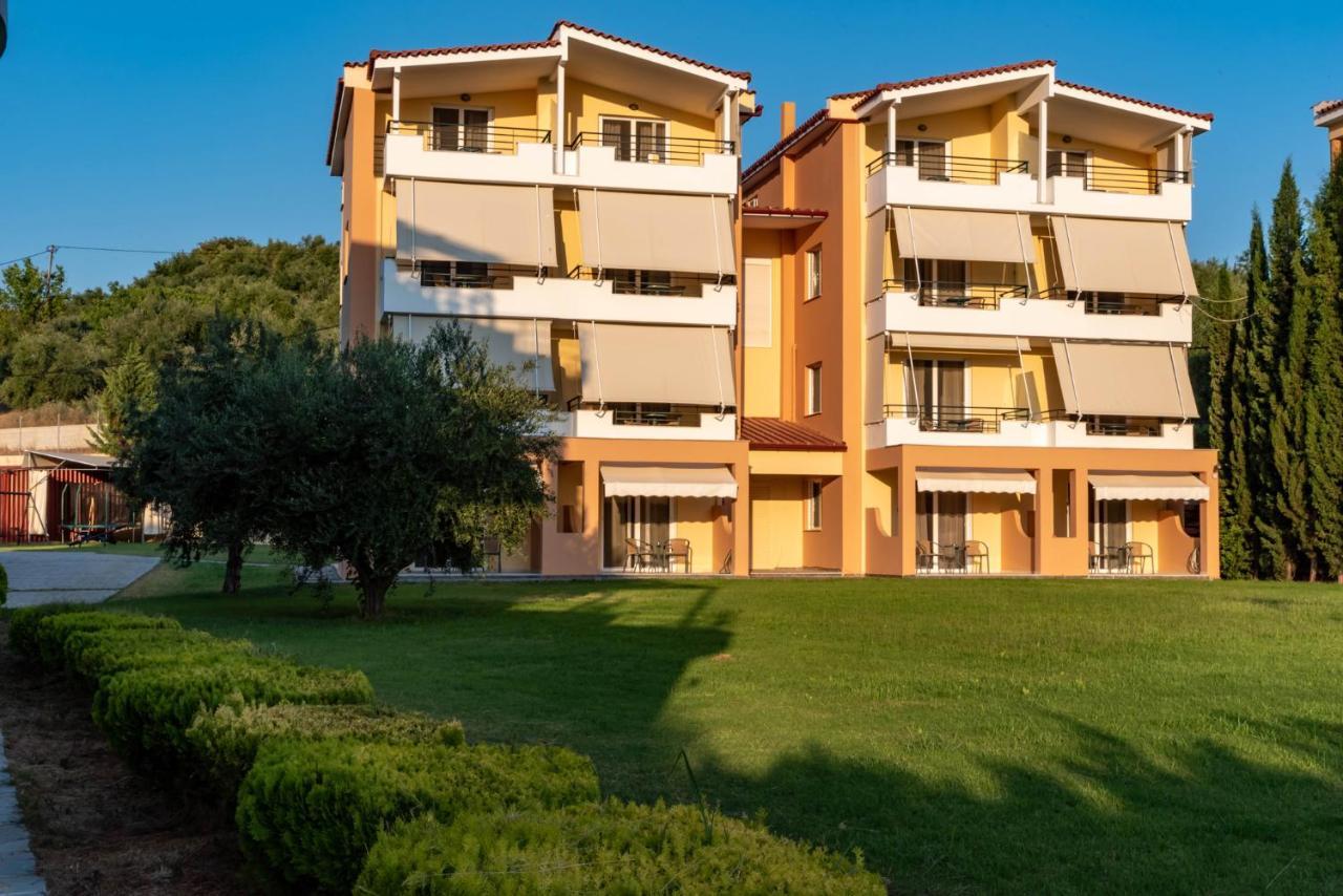 Anilio Plaza Aparthotel Zacharo Exterior foto