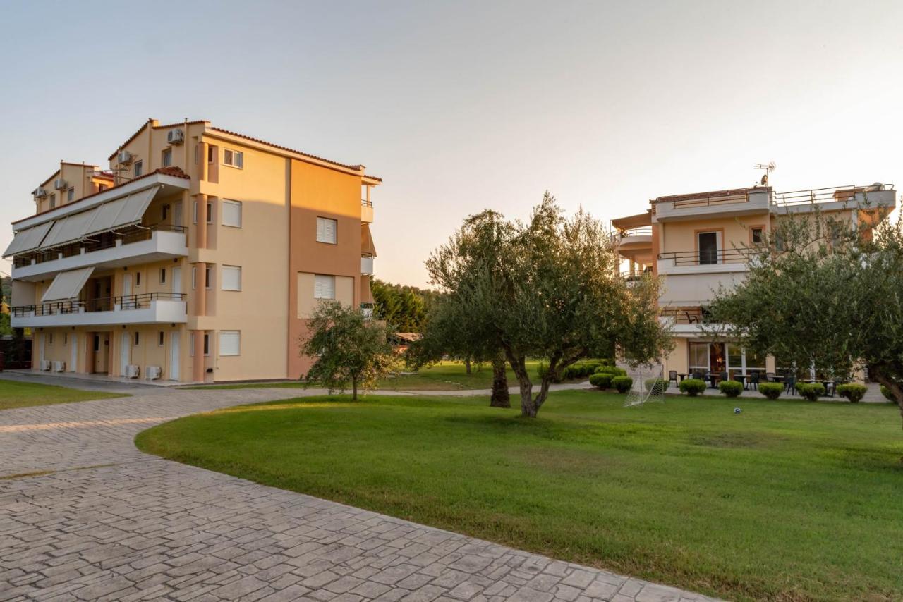 Anilio Plaza Aparthotel Zacharo Exterior foto