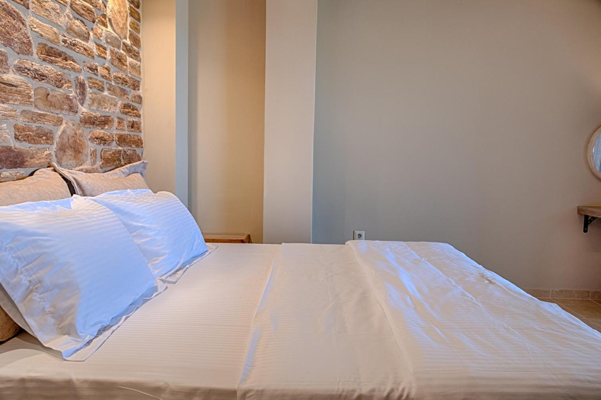 Anilio Plaza Aparthotel Zacharo Quarto foto